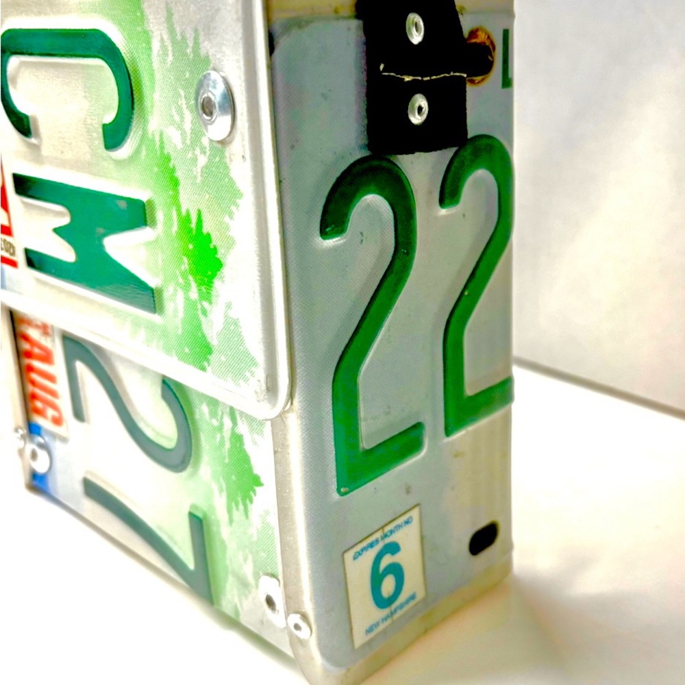 License Plate Purse - Picture 4 of 13